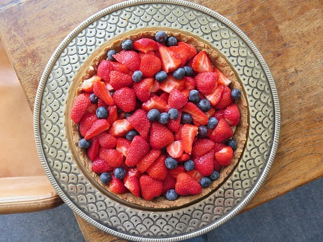 Fresh glazed strawberry pie is best eaten the day it's made or within 24 hours. The fresh berries begin to release juice over time, causing the pie to become watery. The crust can also soften as moisture transfers from the filling.